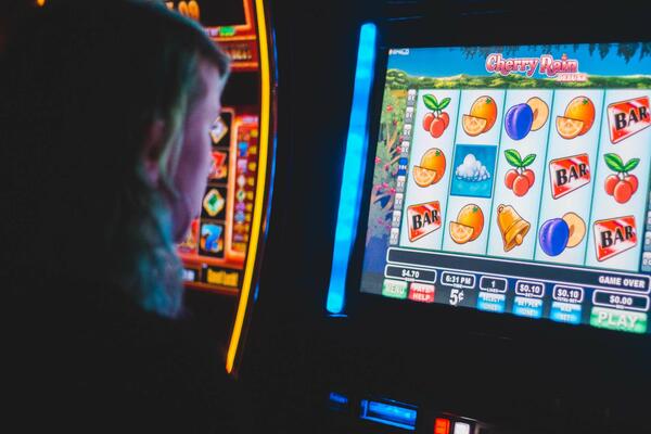 Slots and online casino guthaben aufladen per telefon Verbunden Spielautomaten